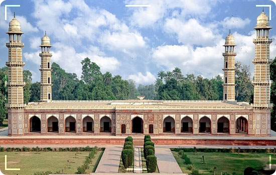 15 Places To Visit In Lahore 12 Jahangirs-Tomb