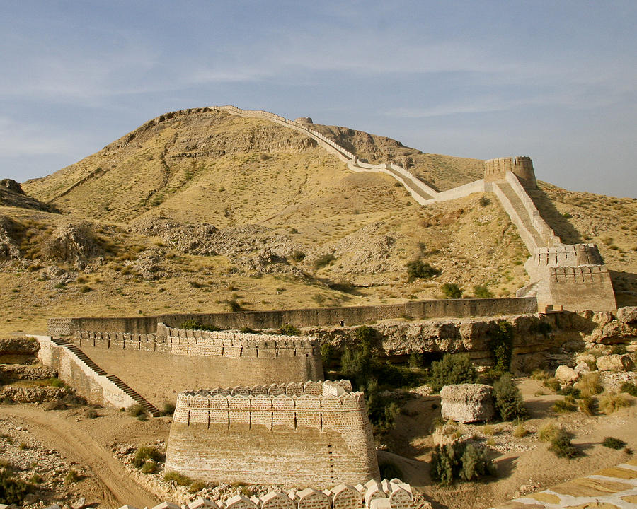 Famous Forts and Palaces of Pakistan 9 Famous Forts of Pakistan: Ranikot Fort Sindh