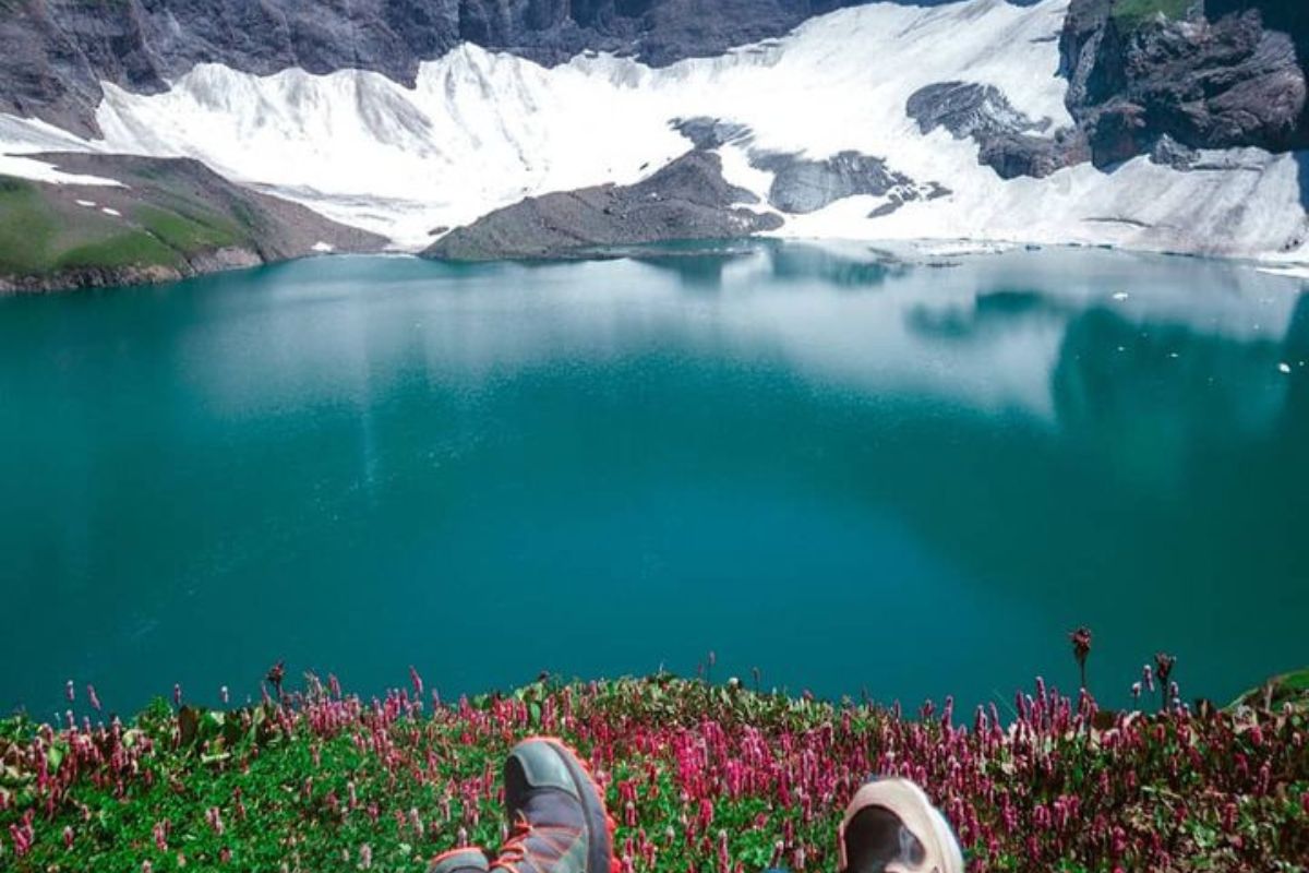 10 Best Photo Locations In Pakistan 16 Photo Locations In Pakistan: Ratti Gali Lake AJK
