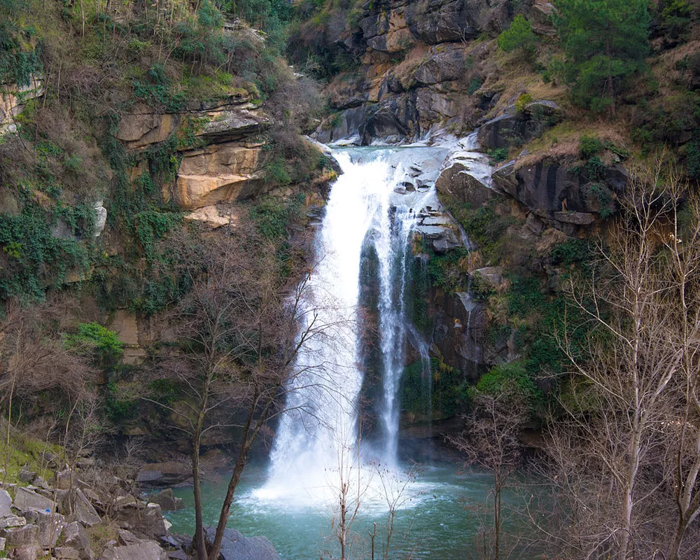 Top 10 Places in Swat Valley 16 Places in Swat Valley: Shingrai Waterfall