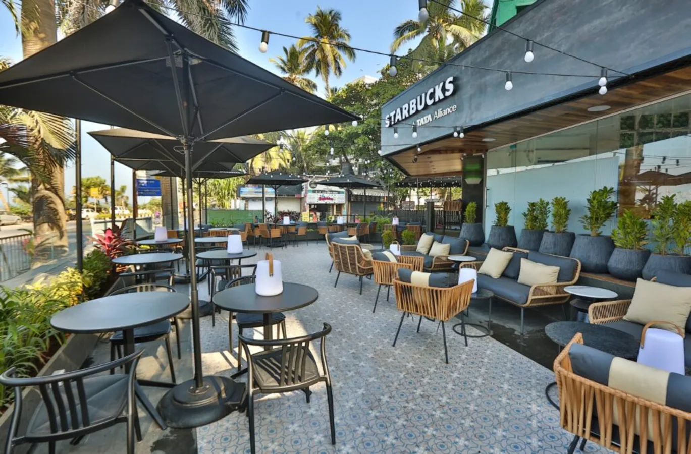 25 Strange Starbucks Stores Around the World 9 Unique Starbucks Stores Around the World: Cater Road Mumbai